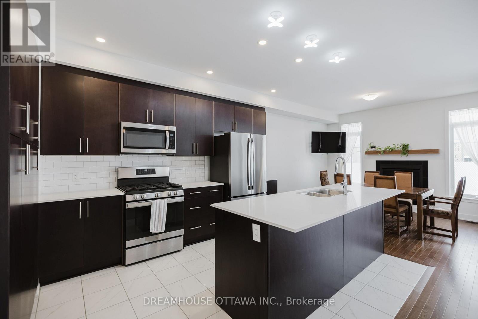 257 Finsbury Avenue, Ottawa, Ontario  K2S 2Y2 - Photo 14 - X12393510