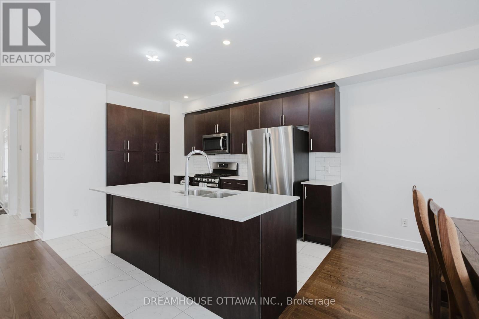 257 Finsbury Avenue, Ottawa, Ontario  K2S 2Y2 - Photo 16 - X12393510