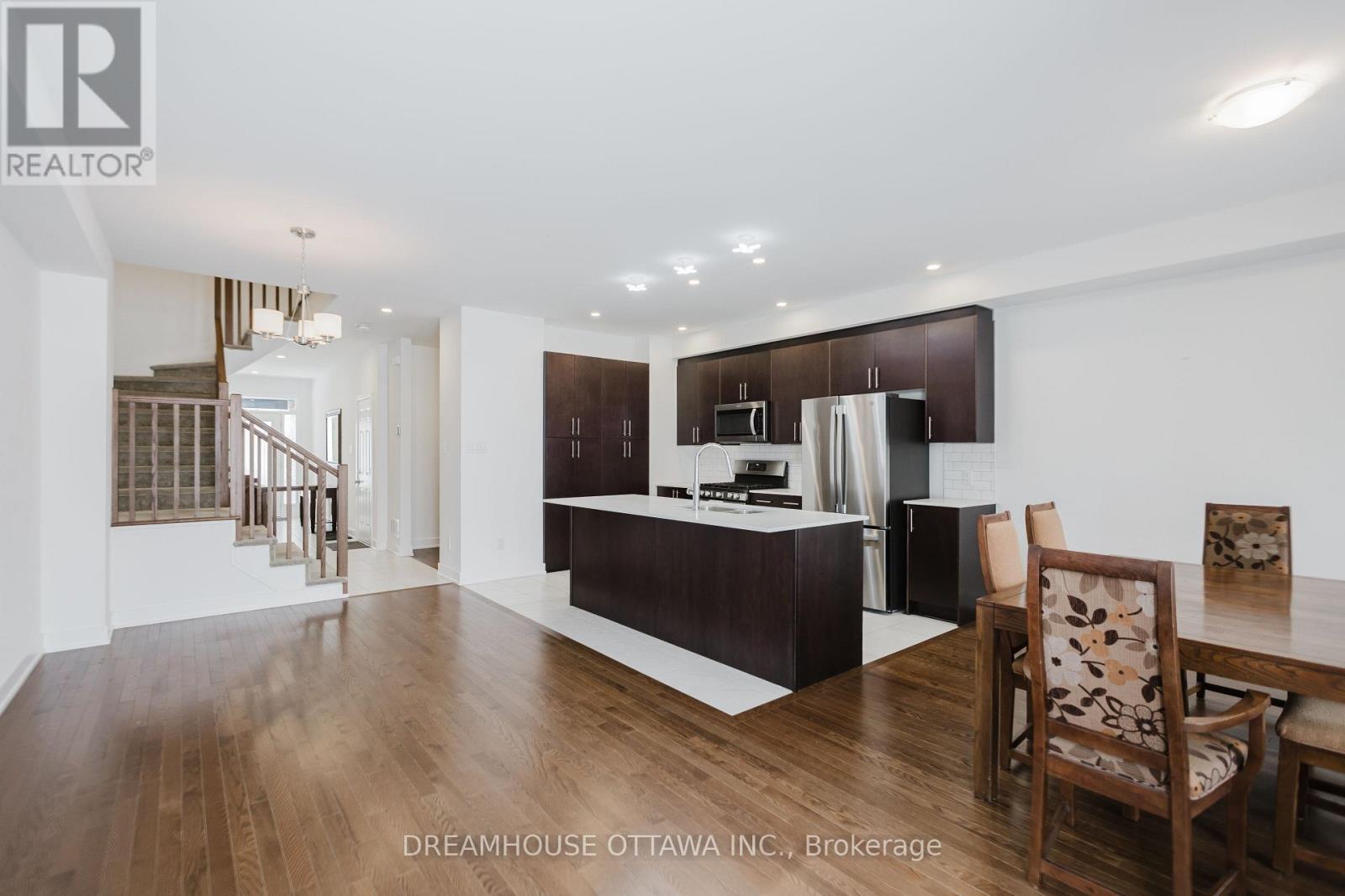 257 Finsbury Avenue, Ottawa, Ontario  K2S 2Y2 - Photo 13 - X12393510