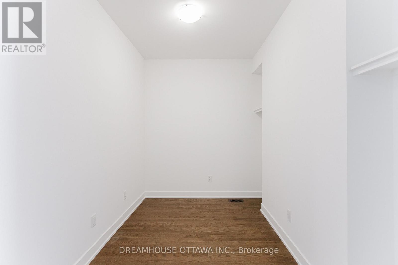 257 Finsbury Avenue, Ottawa, Ontario  K2S 2Y2 - Photo 8 - X12393510