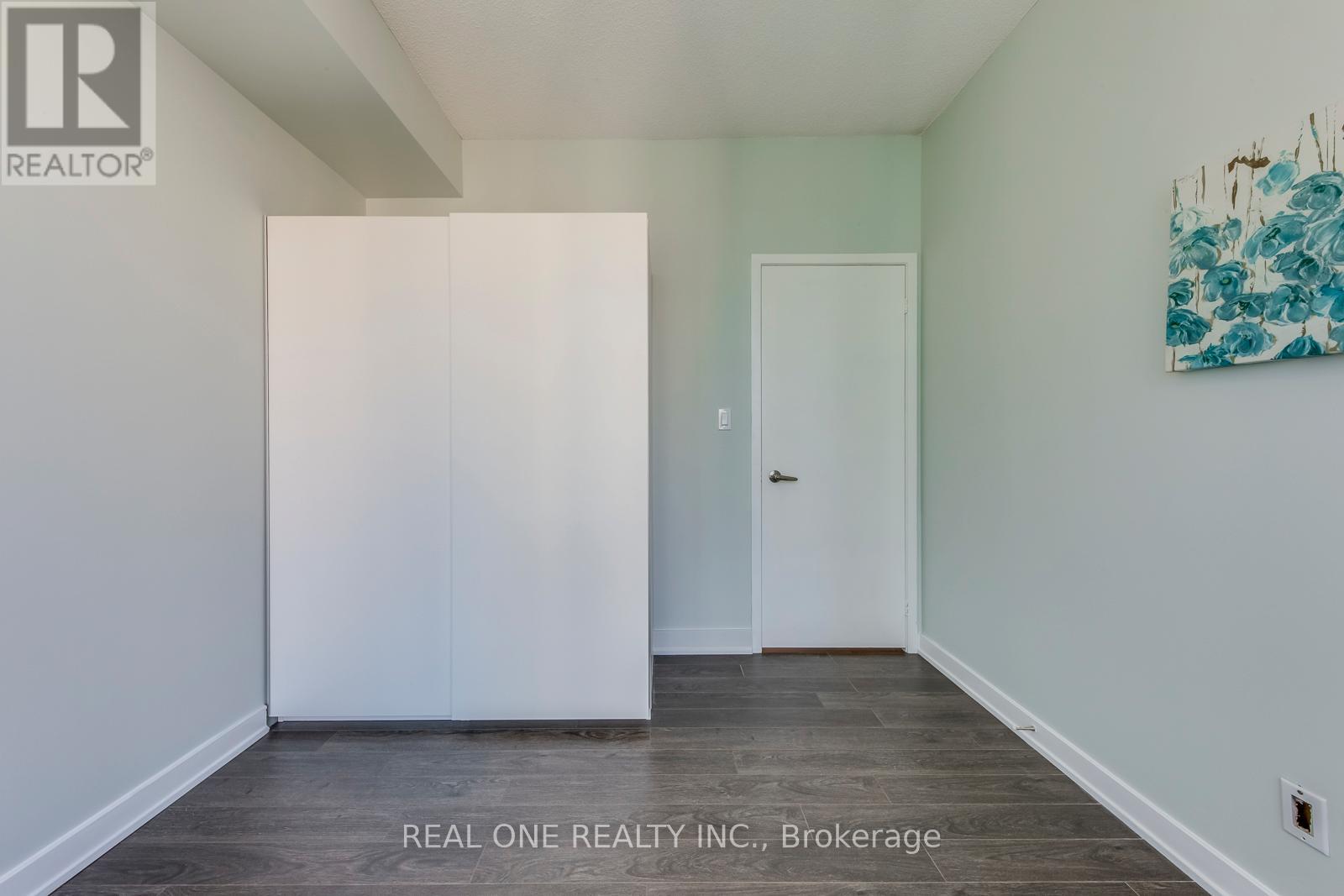 2007 - 126 Simcoe Street, Toronto, Ontario  M5H 4E6 - Photo 9 - C12650752