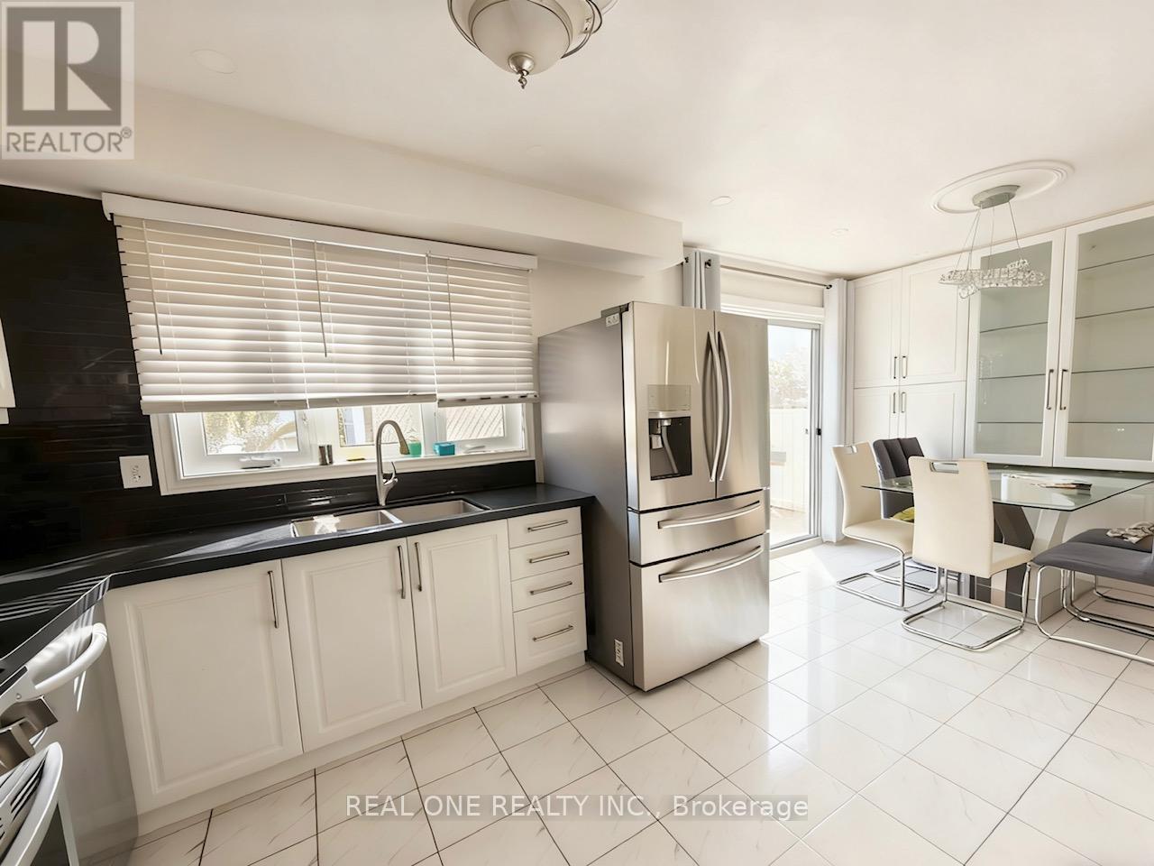 144 Clansman Trail, Mississauga, Ontario  L4Z 3G8 - Photo 7 - W12650750