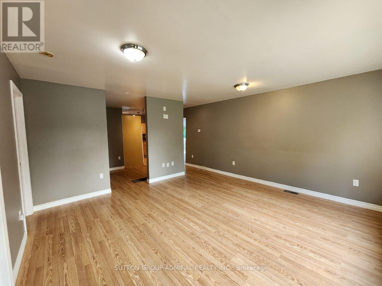 141 Silas Boulevard, Georgina, Ontario  L4P 2K2 - Photo 13 - N12473499