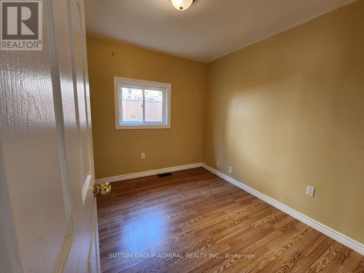 141 Silas Boulevard, Georgina, Ontario  L4P 2K2 - Photo 18 - N12473499