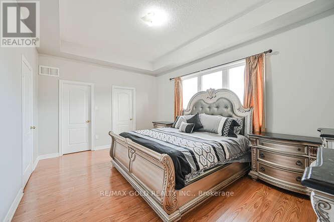 106 Watsonbrook Drive, Brampton, Ontario  L6R 0R4 - Photo 18 - W12635788