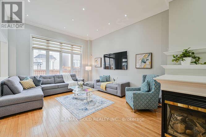 106 Watsonbrook Drive, Brampton, Ontario  L6R 0R4 - Photo 7 - W12635788