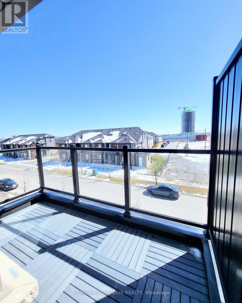 20 Esquire Way, Whitby, Ontario  L1R 0S7 - Photo 13 - E12650760