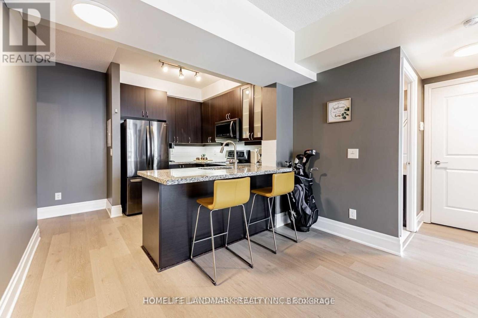 205 - 57 Upper Duke Crescent, Markham, Ontario  L6G 0B7 - Photo 6 - N12650782