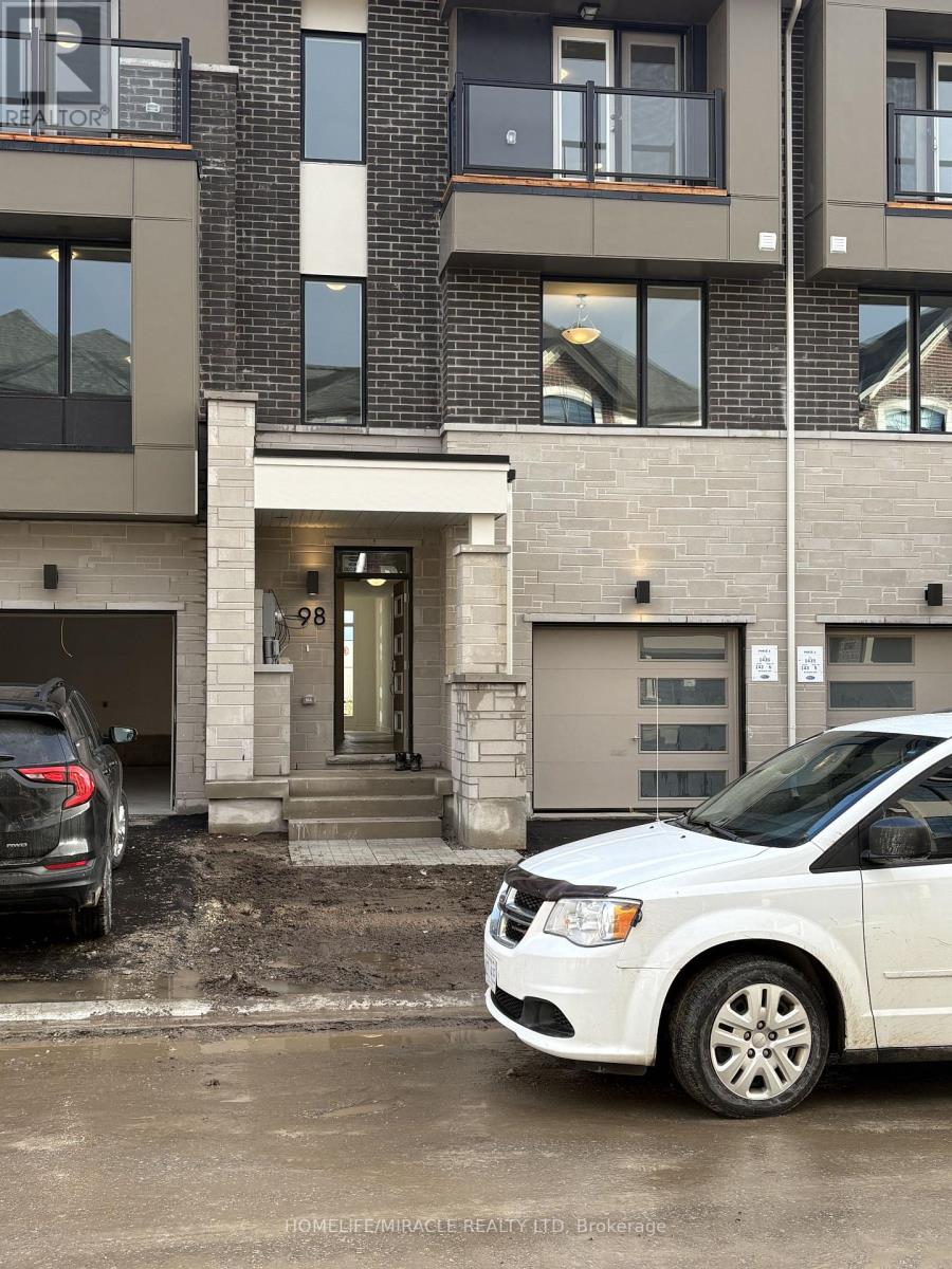 98 PEAREN LANE, Barrie, Ontario