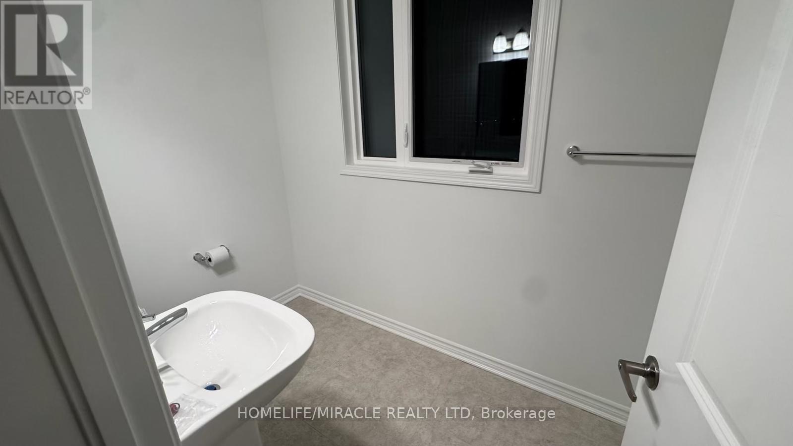 98 Pearen Lane, Barrie, Ontario  L9J 1A5 - Photo 9 - S12650772