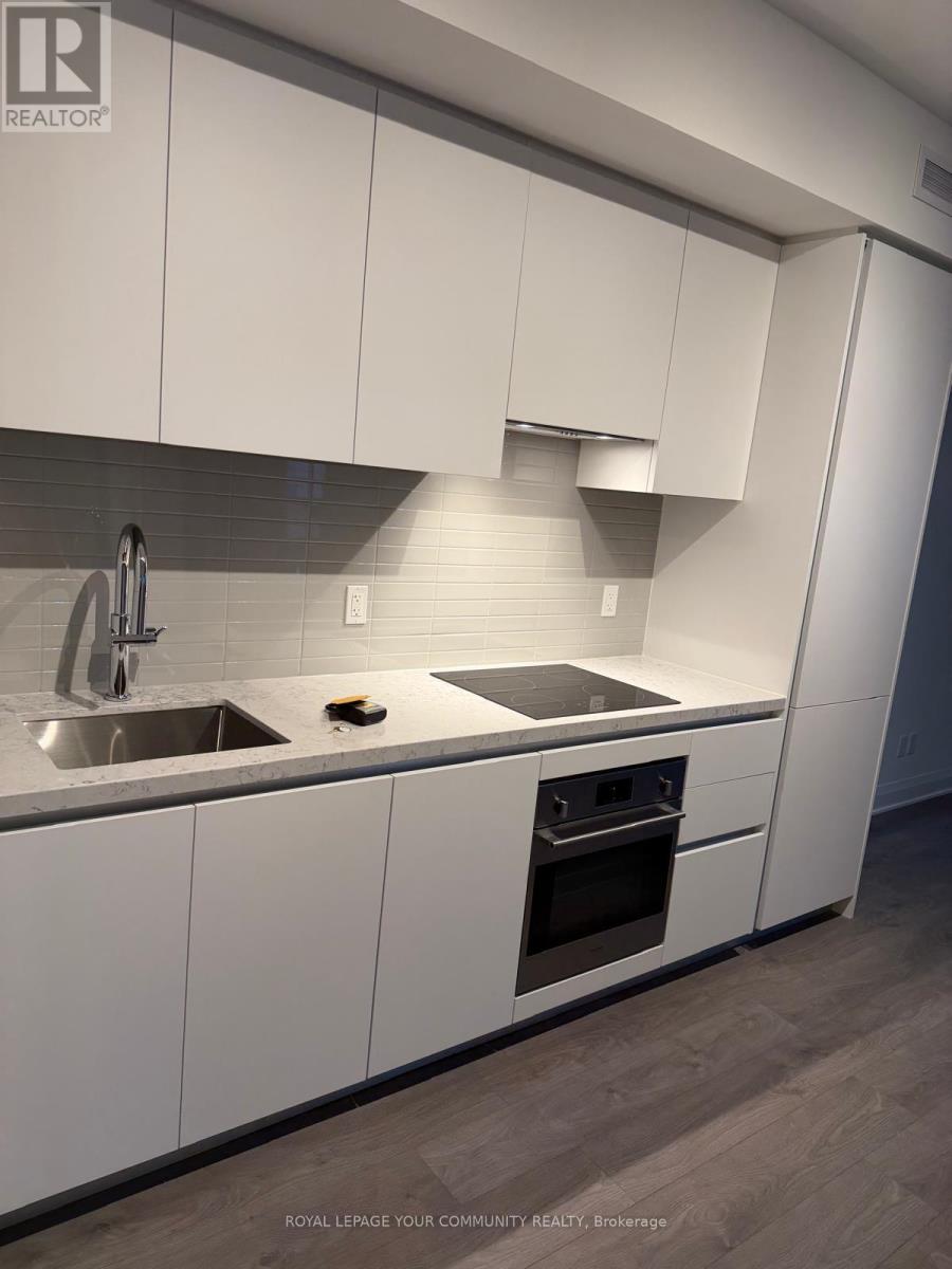 1407 - 2 Erskine Road, Mississauga, Ontario  L5B 1M7 - Photo 2 - W12650764