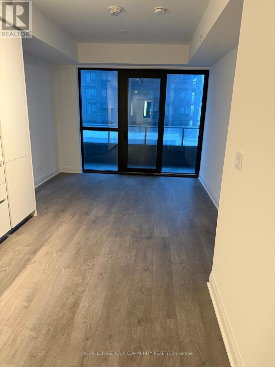 1407 - 2 Erskine Road, Mississauga, Ontario  L5B 1M7 - Photo 3 - W12650764