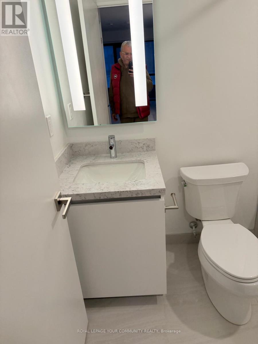 1407 - 2 Erskine Road, Mississauga, Ontario  L5B 1M7 - Photo 7 - W12650764