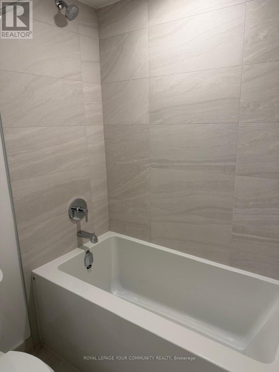 1407 - 2 Erskine Road, Mississauga, Ontario  L5B 1M7 - Photo 9 - W12650764