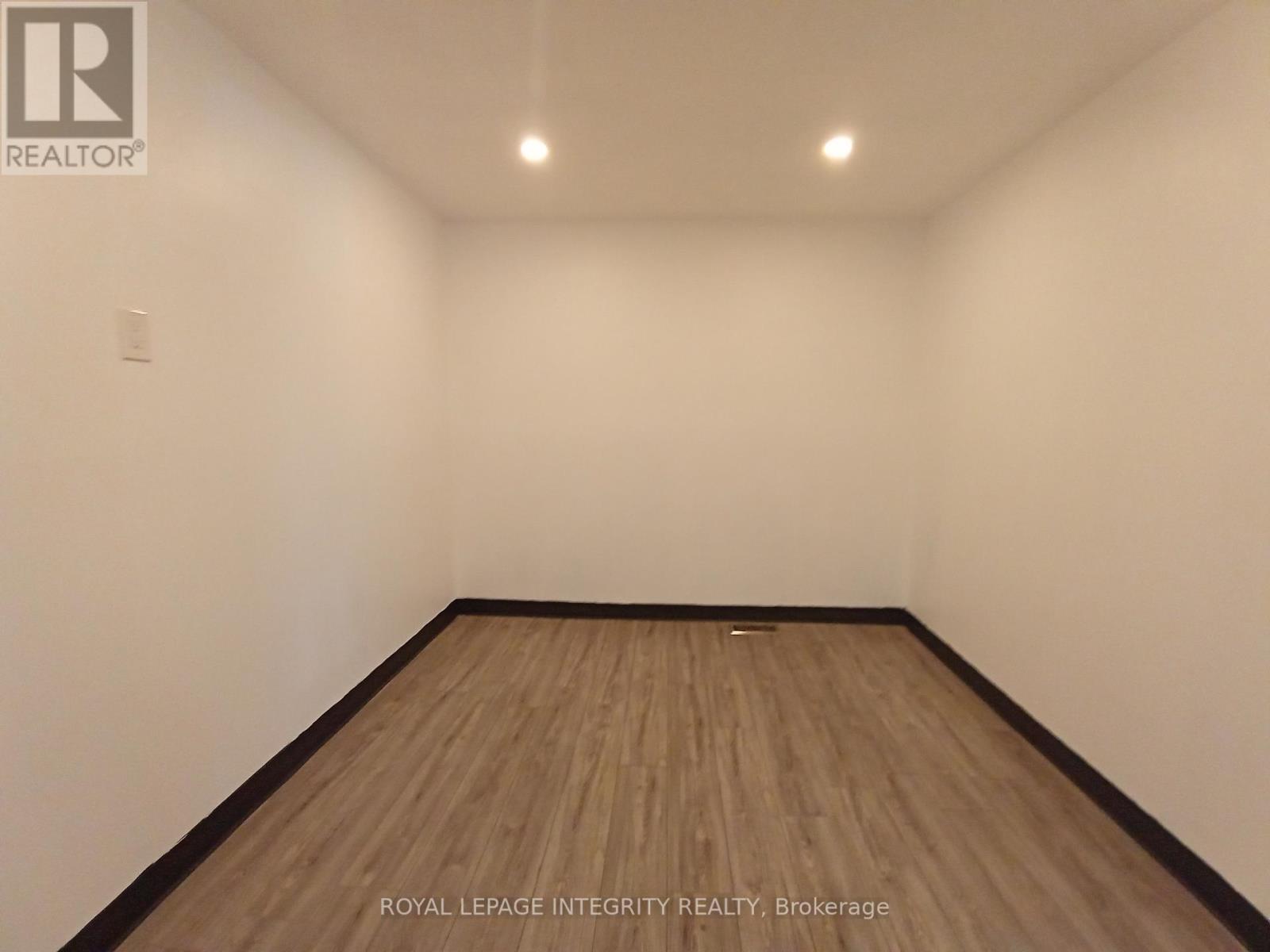 101 - 605 Center Street, Ottawa, Ontario  K1K 2N8 - Photo 3 - X12650798