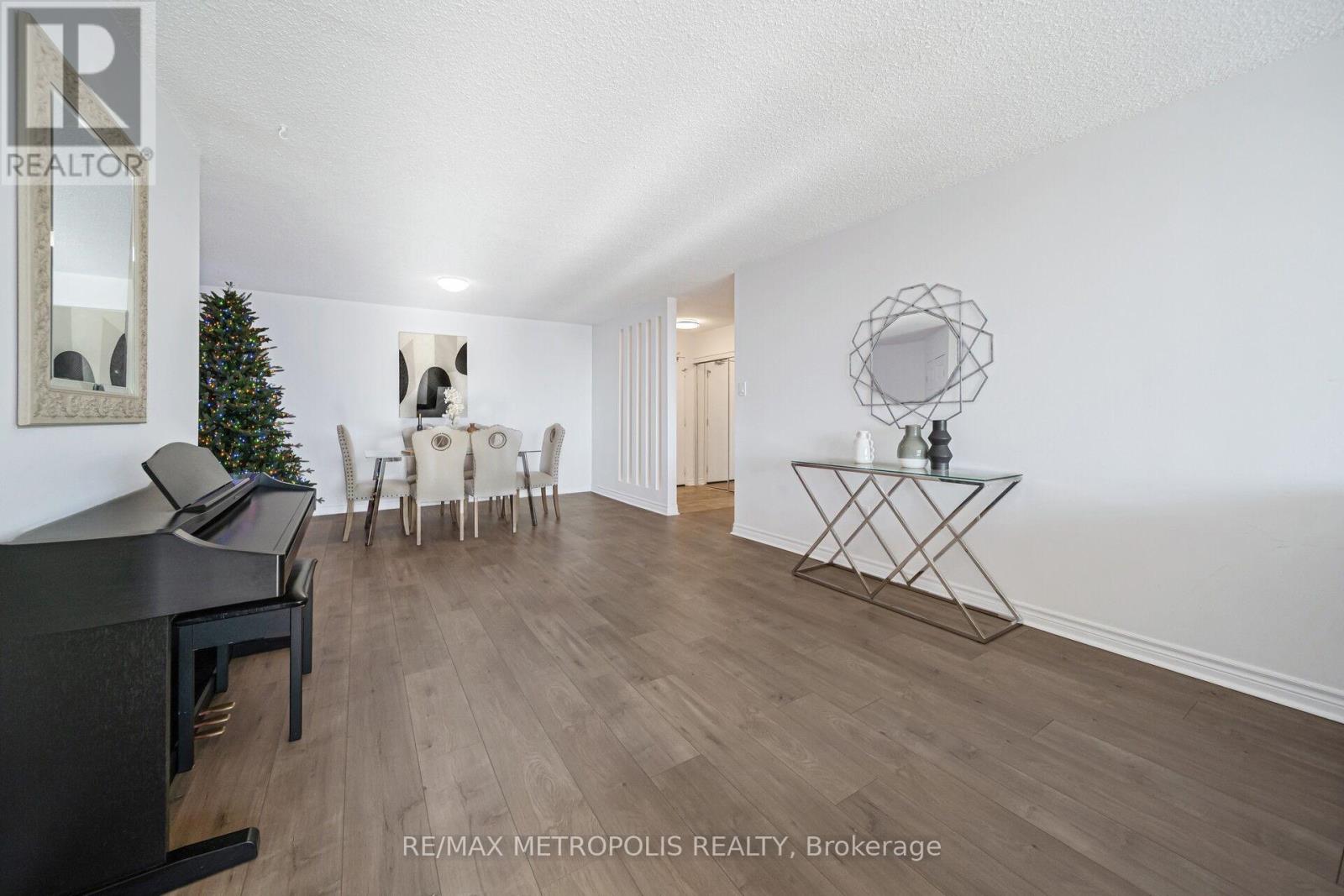 2212 - 2330 Bridletowne Circle, Toronto, Ontario  M1W 3P6 - Photo 11 - E12650786