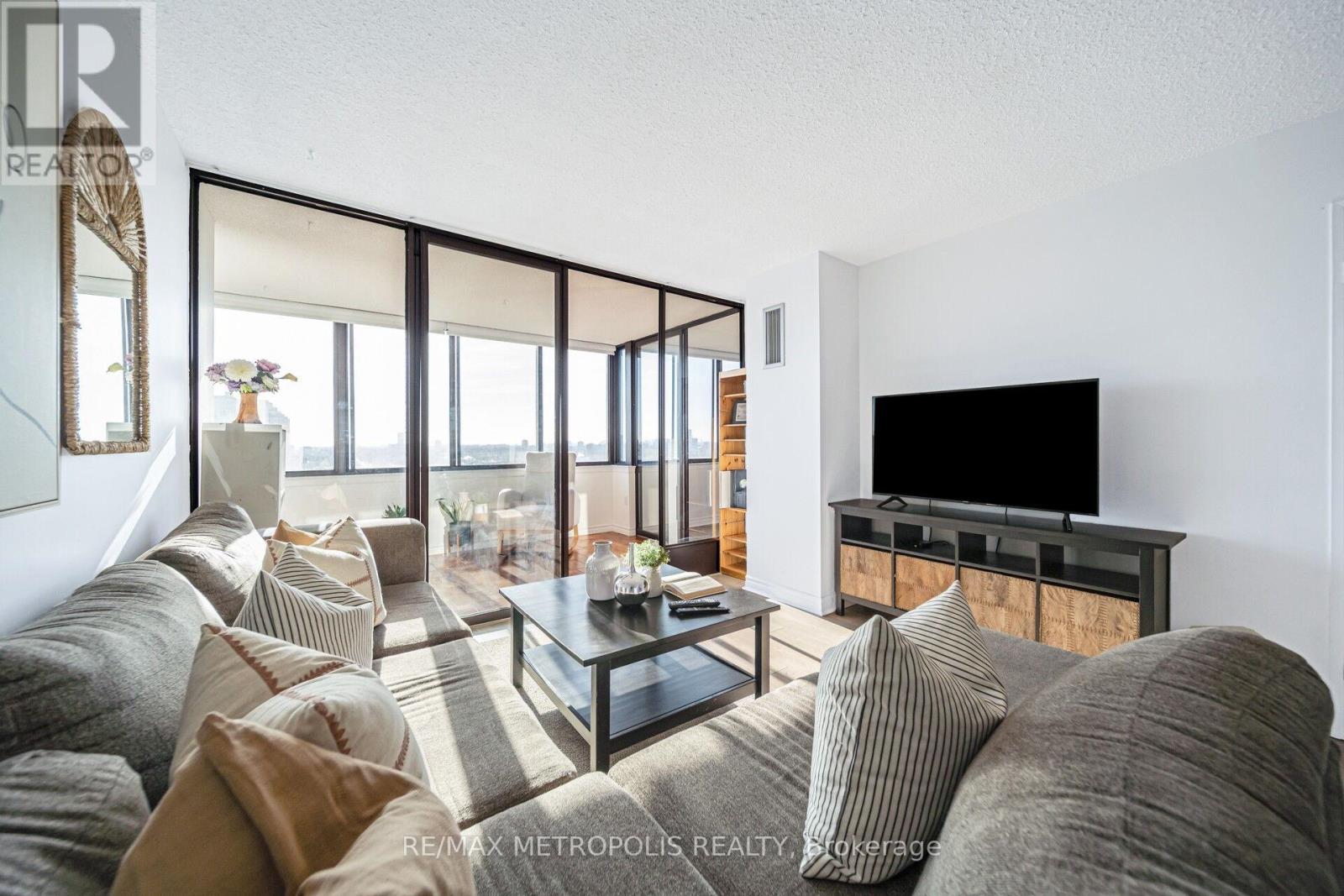 2212 - 2330 Bridletowne Circle, Toronto, Ontario  M1W 3P6 - Photo 14 - E12650786