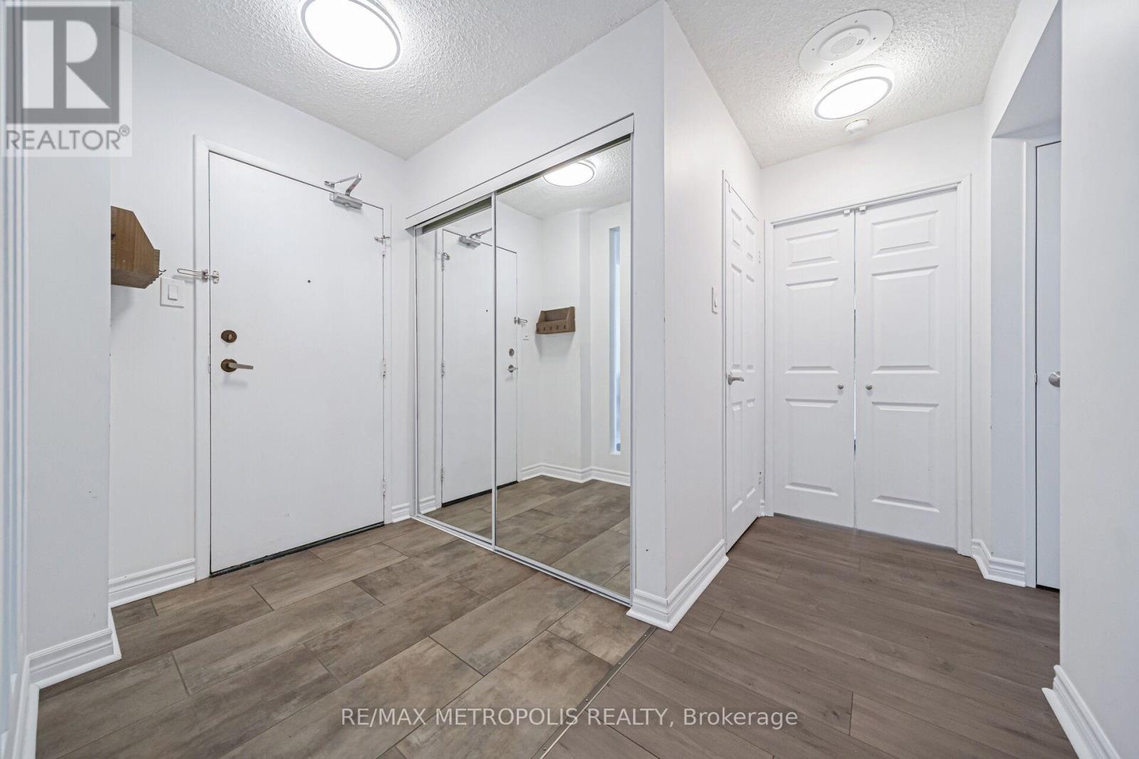 2212 - 2330 Bridletowne Circle, Toronto, Ontario  M1W 3P6 - Photo 6 - E12650786