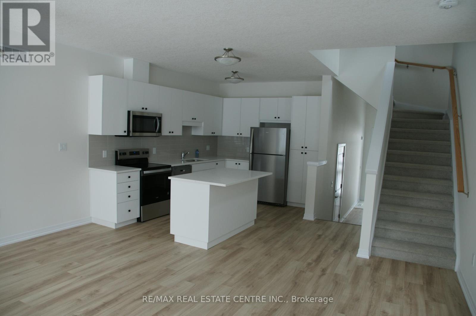 111 Winter Wren Crescent, Kitchener, Ontario  N2P 0L5 - Photo 3 - X12650784