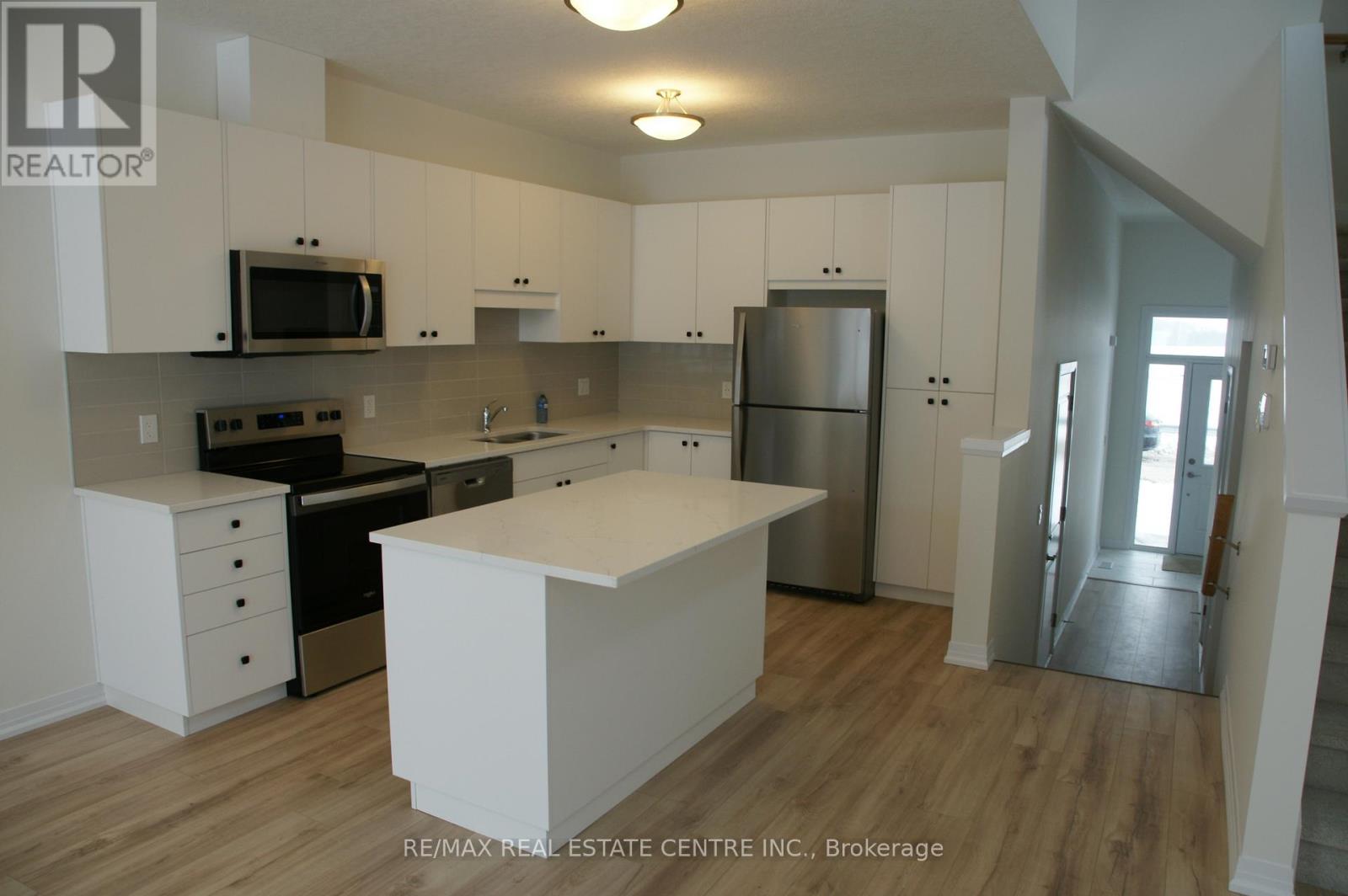 111 Winter Wren Crescent, Kitchener, Ontario  N2P 0L5 - Photo 4 - X12650784