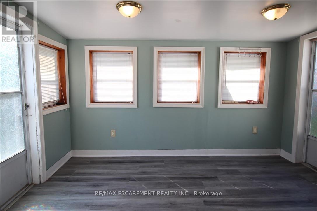 4 Purnell Drive, Hamilton, Ontario  L9C 4X9 - Photo 10 - X12650808