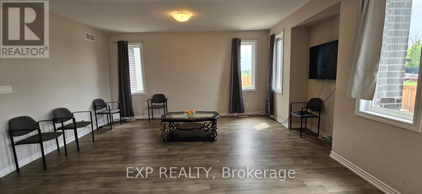 7878 Seabiscuit Drive, Niagara Falls, Ontario  L2H 3T9 - Photo 6 - X12650812