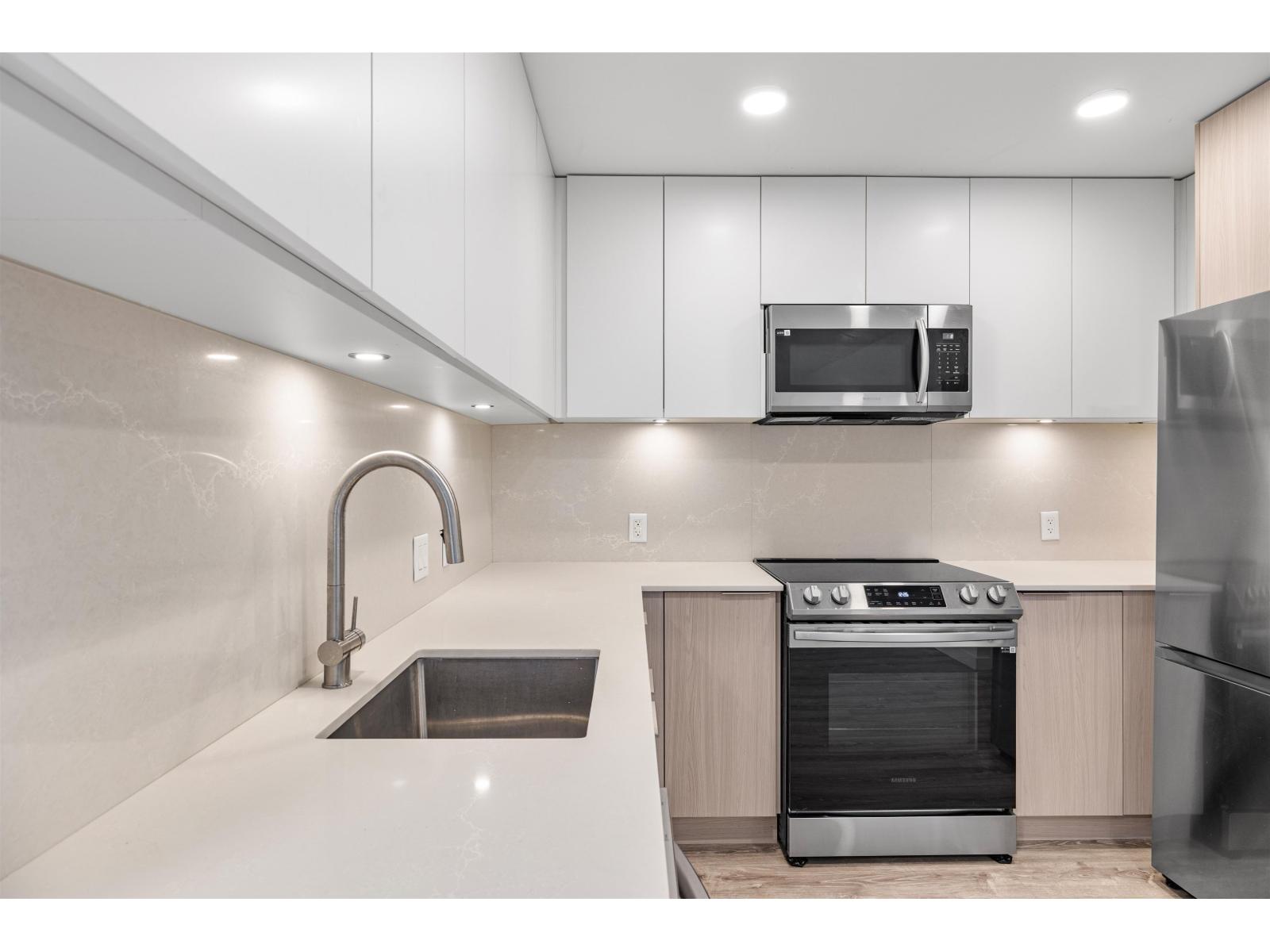 220 13968 Laurel Drive, Surrey, British Columbia  V3T 0S9 - Photo 5 - R3040682