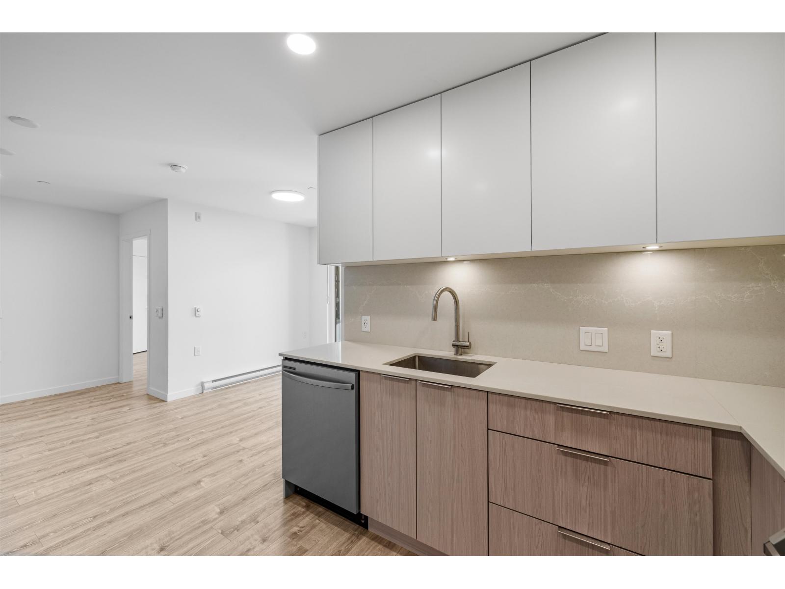 220 13968 Laurel Drive, Surrey, British Columbia  V3T 0S9 - Photo 7 - R3040682