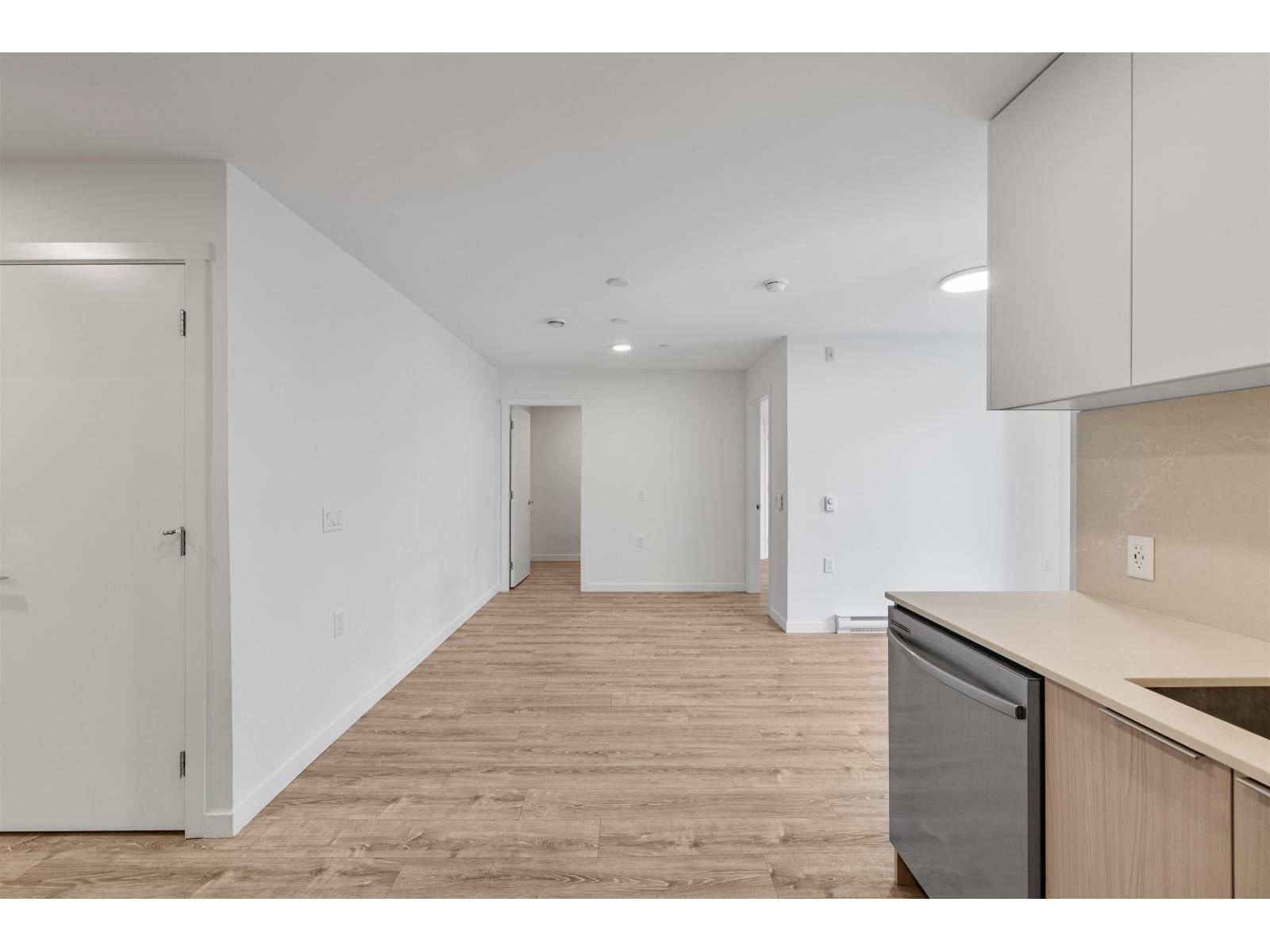 220 13968 Laurel Drive, Surrey, British Columbia  V3T 0S9 - Photo 8 - R3040682