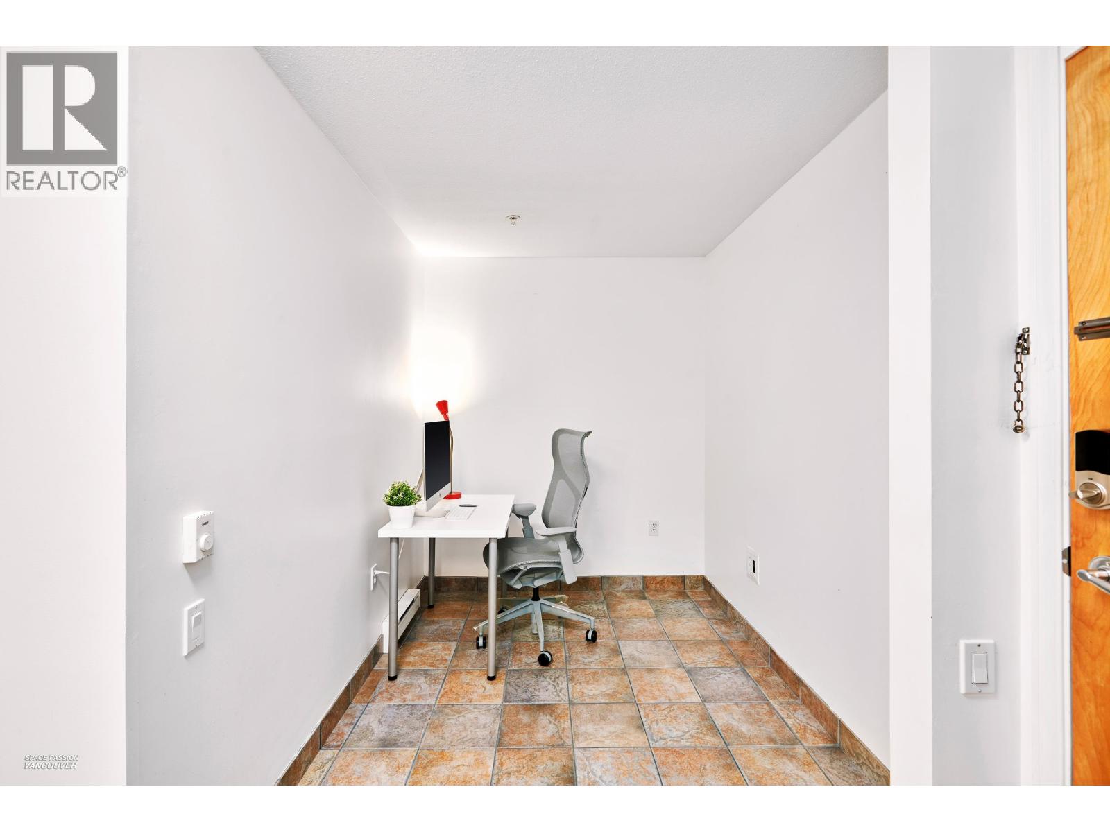 111 6833 Village Green, Burnaby, British Columbia  V5E 4M1 - Photo 3 - R3041332