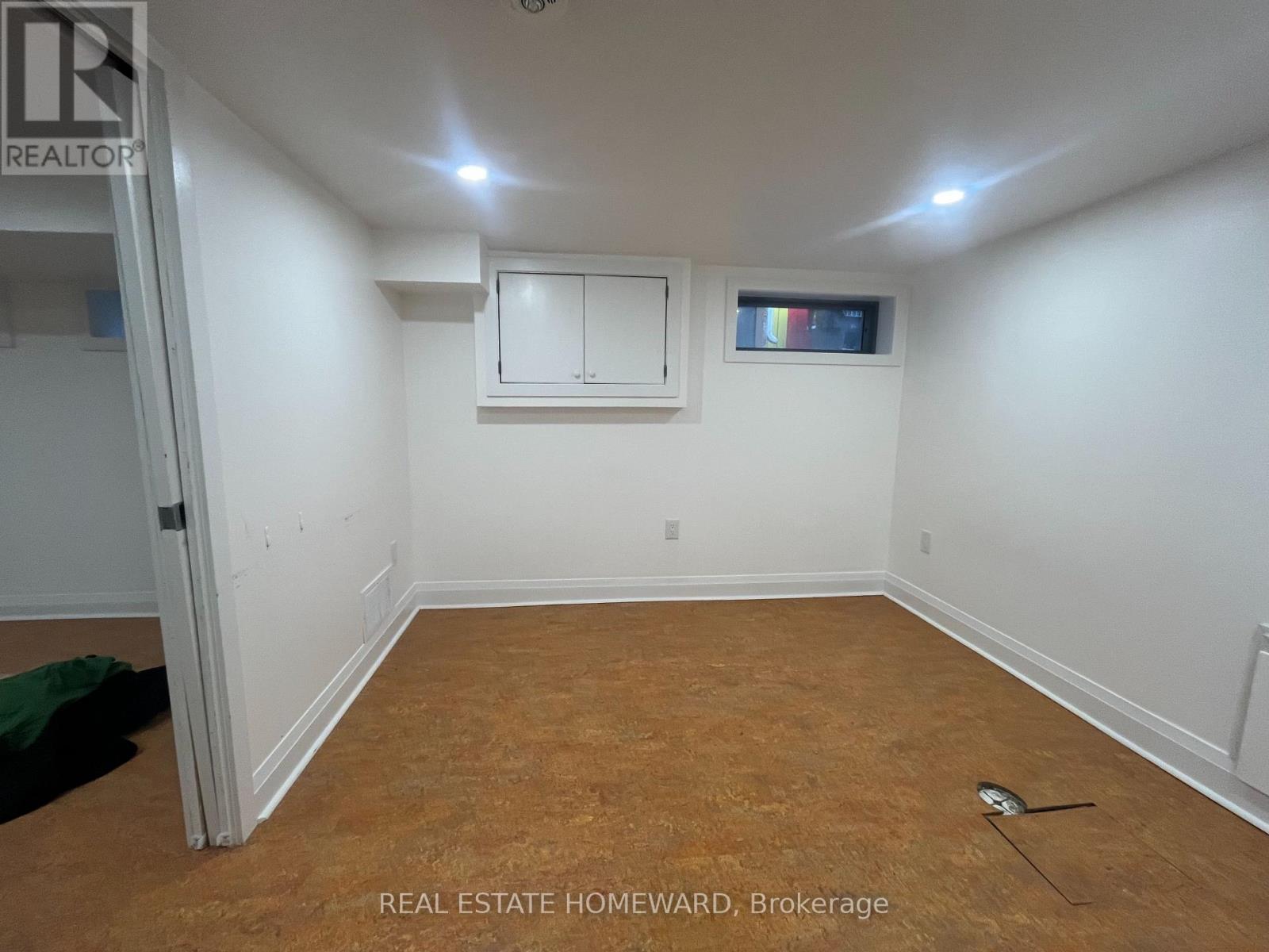 Lower - 15 Richard Avenue, Toronto, Ontario  M4L 1W8 - Photo 5 - E12650828