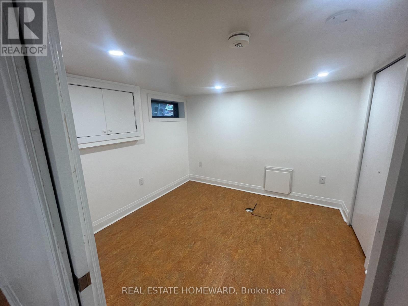 Lower - 15 Richard Avenue, Toronto, Ontario  M4L 1W8 - Photo 7 - E12650828