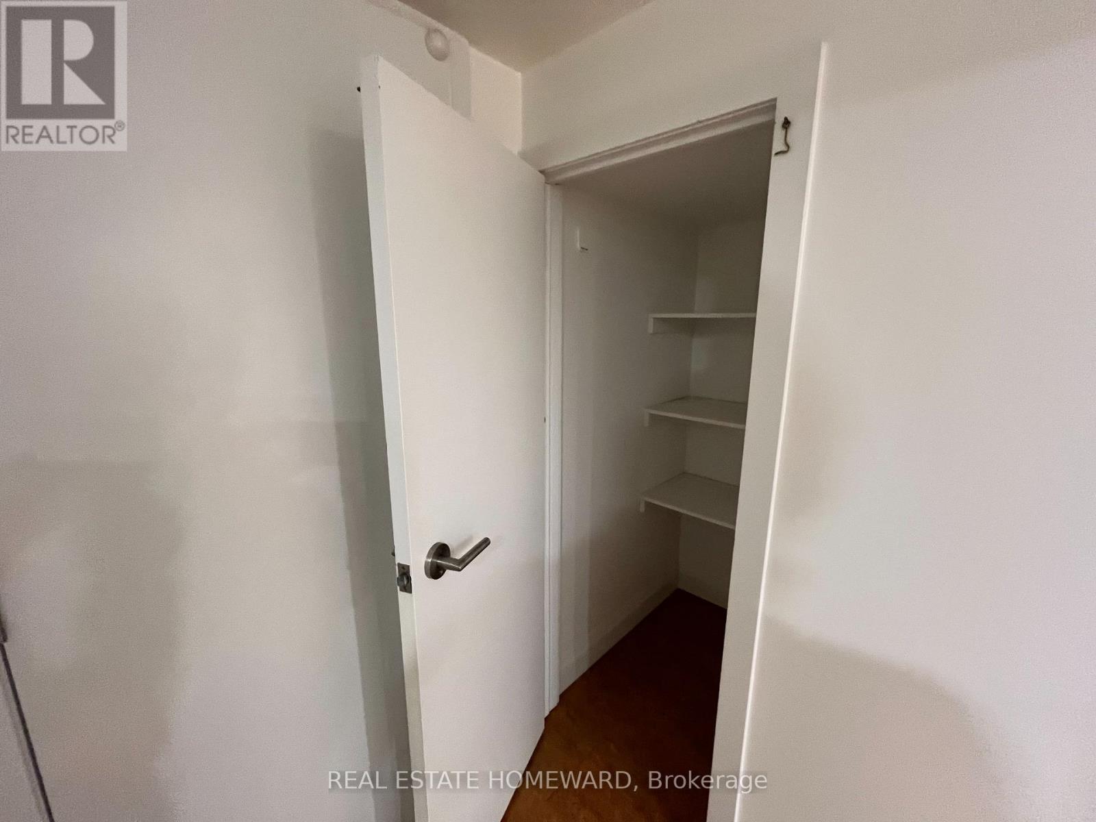 Lower - 15 Richard Avenue, Toronto, Ontario  M4L 1W8 - Photo 9 - E12650828