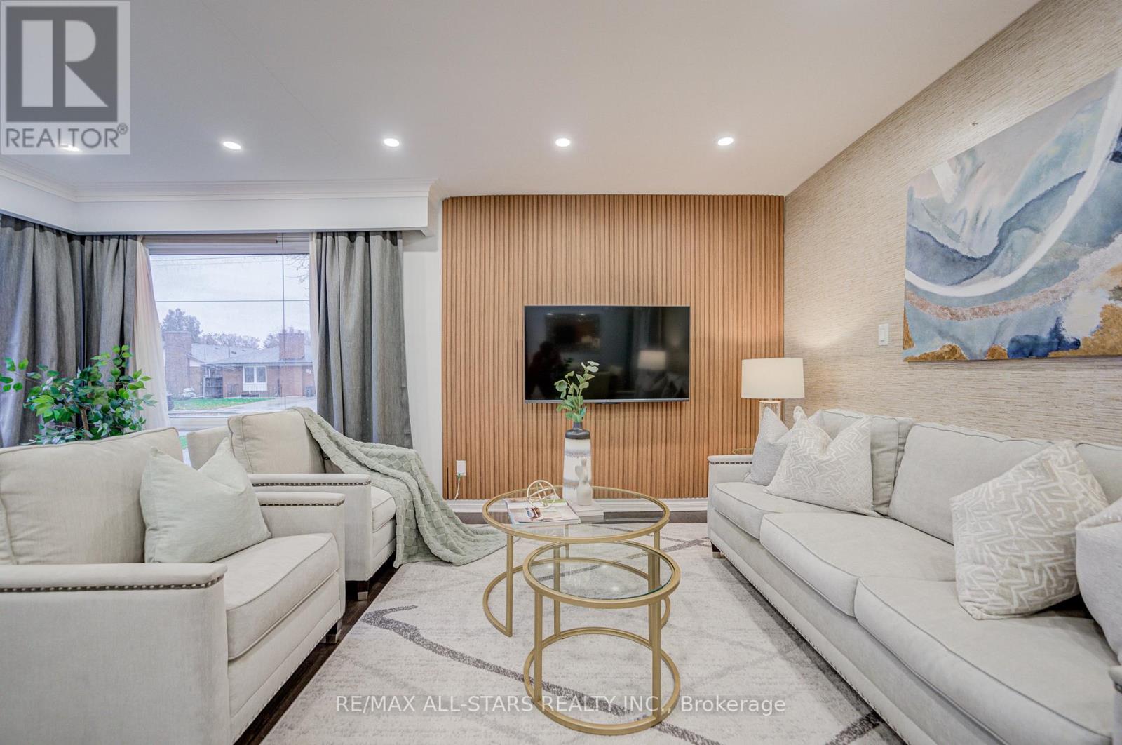 50 Mooregate Avenue, Toronto, Ontario  M1K 3V7 - Photo 8 - E12578664