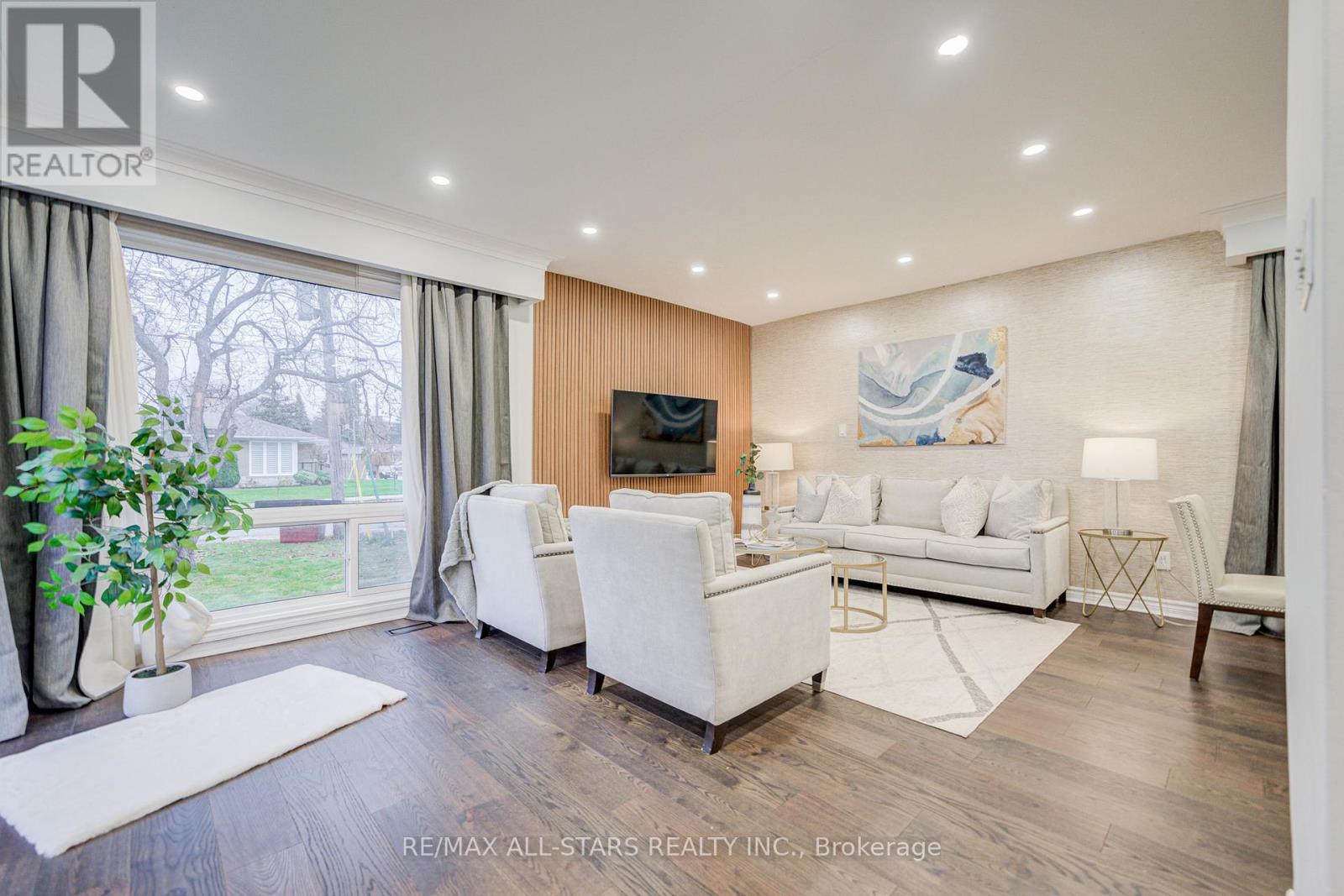 50 Mooregate Avenue, Toronto, Ontario  M1K 3V7 - Photo 7 - E12578664