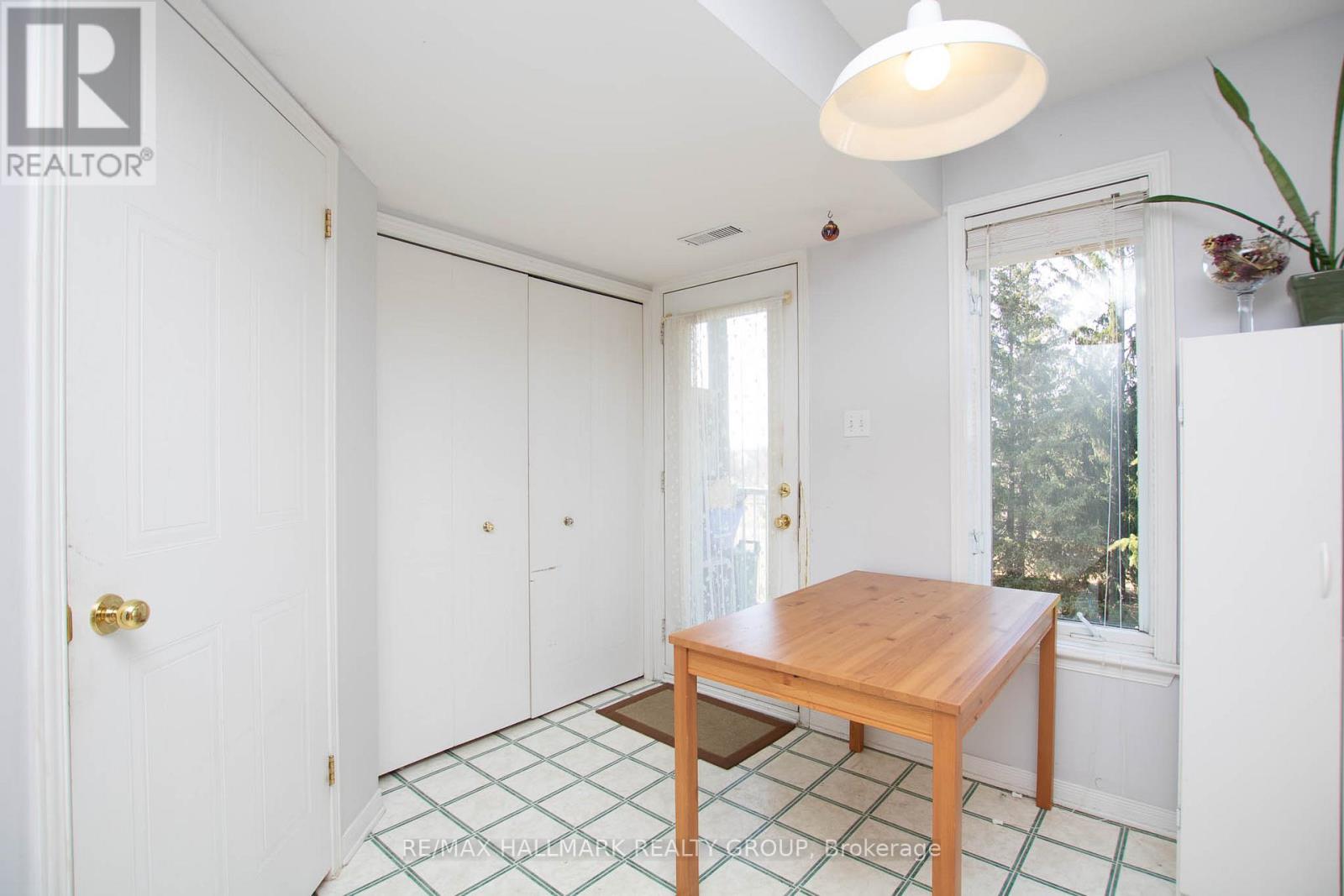 16 Briston Private, Ottawa, Ontario  K1G 5P5 - Photo 15 - X12650844