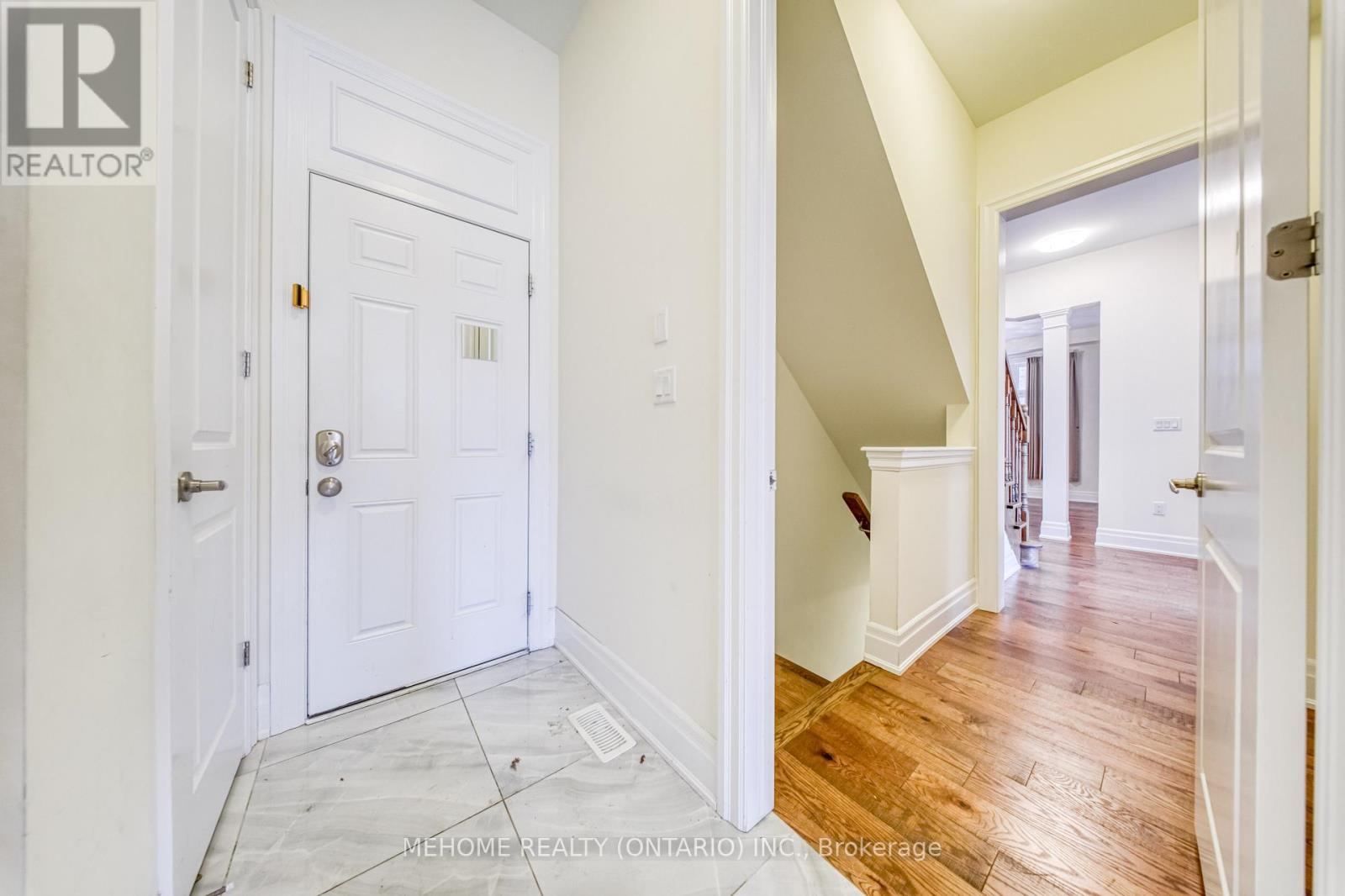 51 Bridgepointe Court, Aurora, Ontario  L4G 3H8 - Photo 15 - N12617356