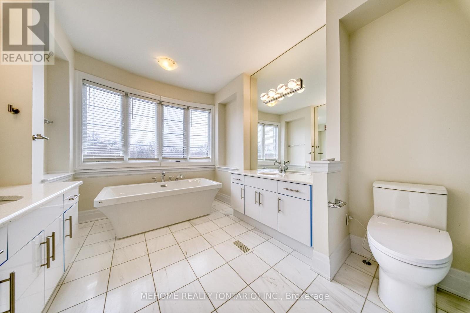 51 Bridgepointe Court, Aurora, Ontario  L4G 3H8 - Photo 21 - N12617356