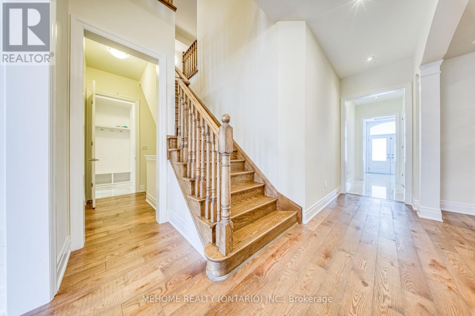 51 Bridgepointe Court, Aurora, Ontario  L4G 3H8 - Photo 9 - N12617356