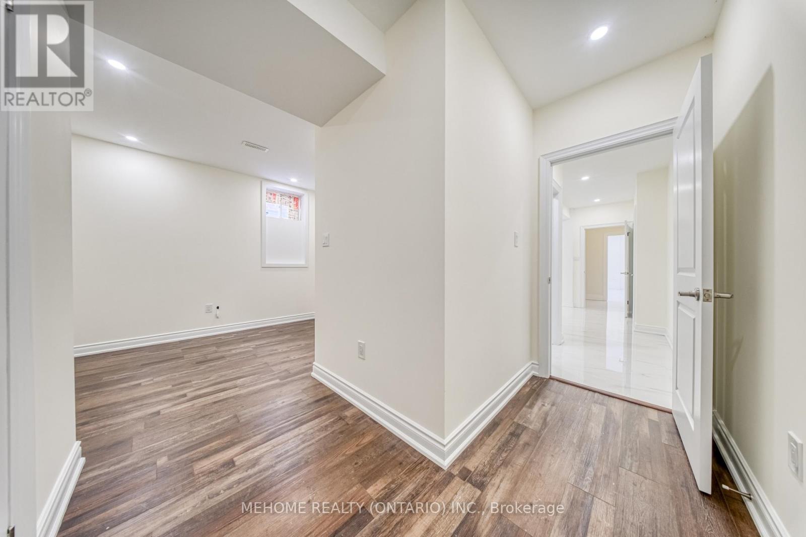 51 Bridgepointe Court, Aurora, Ontario  L4G 3H8 - Photo 38 - N12617356