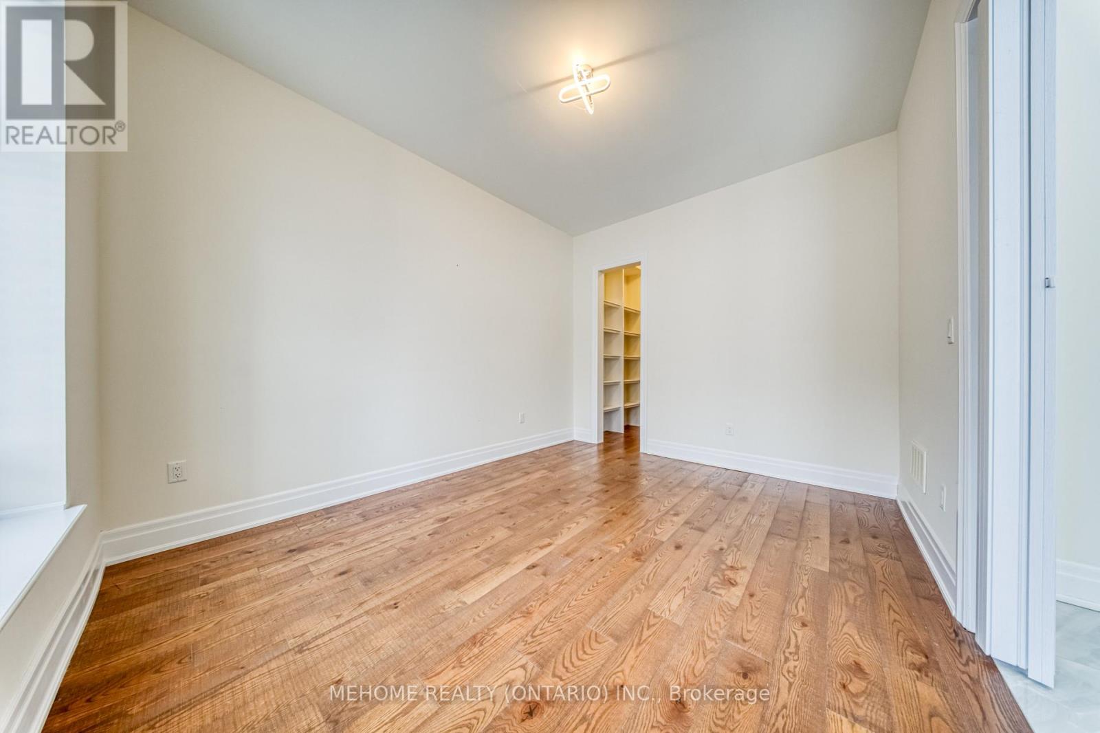 51 Bridgepointe Court, Aurora, Ontario  L4G 3H8 - Photo 5 - N12617356