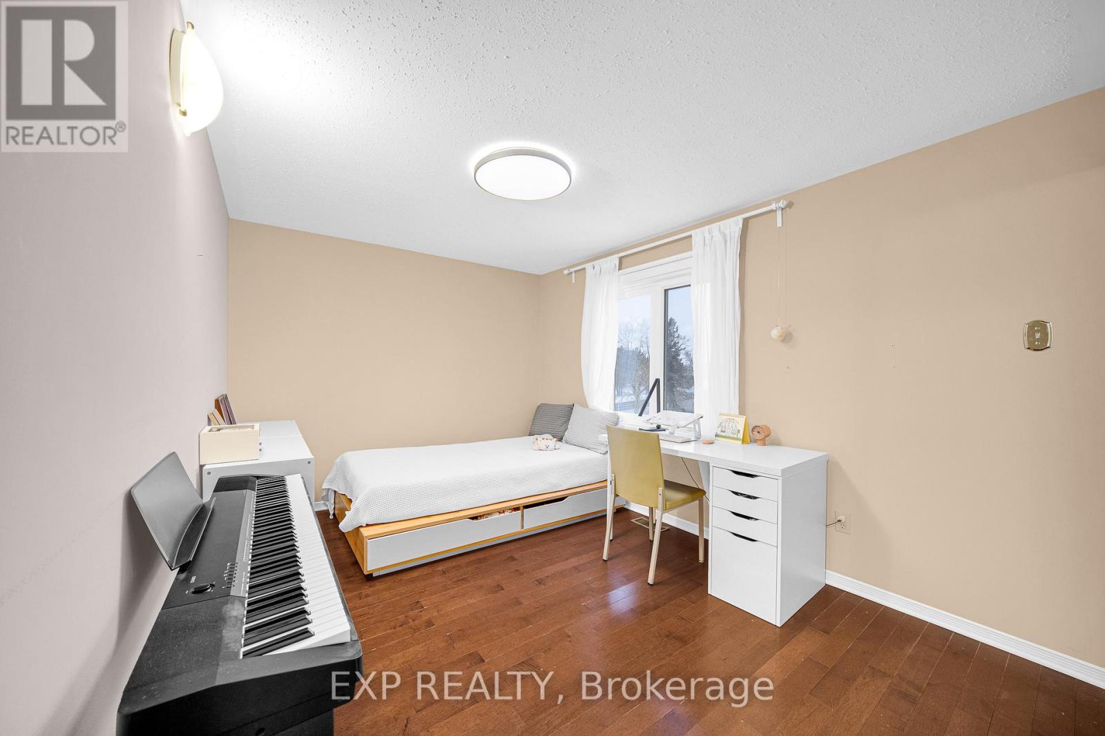 4 Huntersfield Drive, Ottawa, Ontario  K1T 3E4 - Photo 25 - X12650870