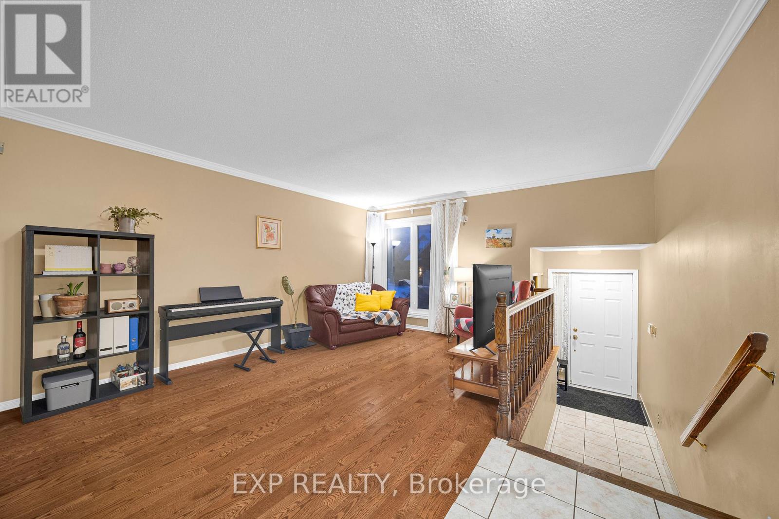 4 Huntersfield Drive, Ottawa, Ontario  K1T 3E4 - Photo 4 - X12650870