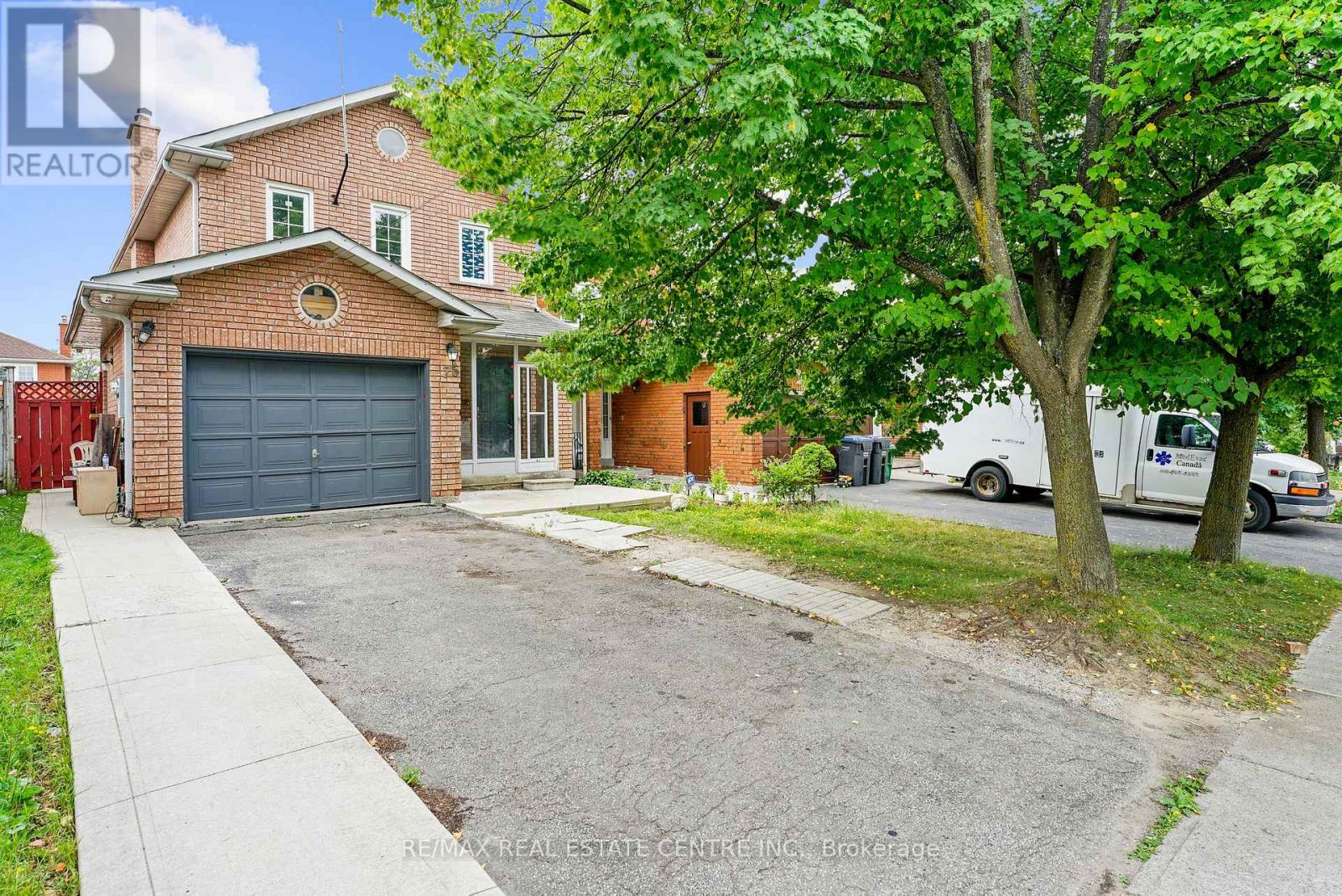 75 Michigan Avenue, Brampton, Ontario  L6Y 4P1 - Photo 2 - W12650858