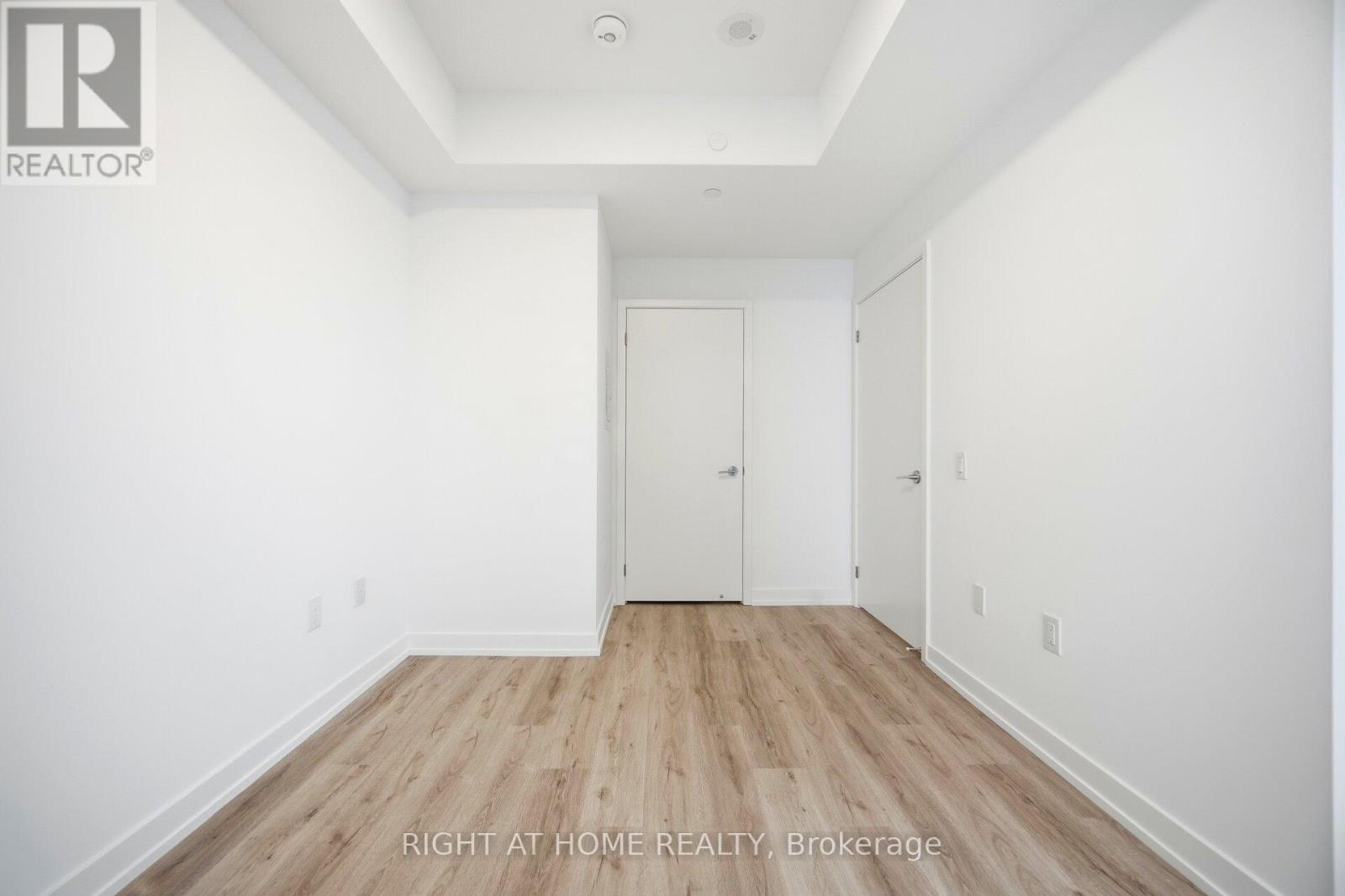 3212 - 395 Square One Drive, Mississauga, Ontario  L5P 0P6 - Photo 23 - W12650860