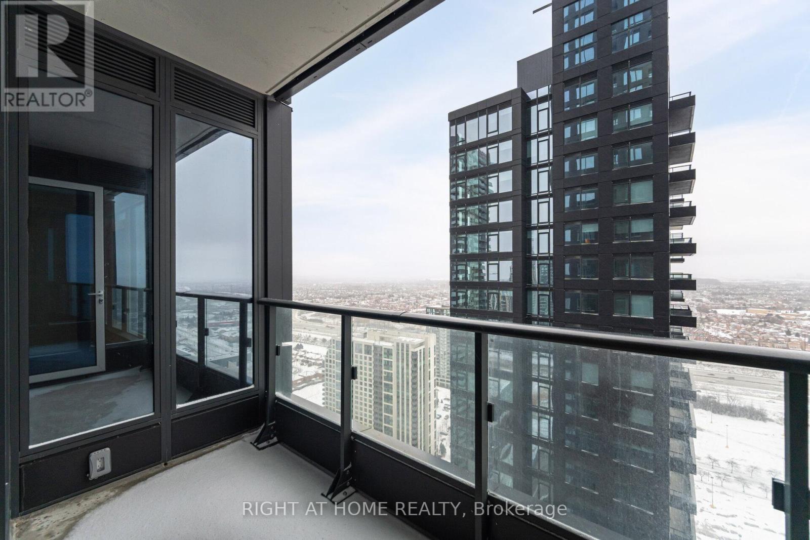 3212 - 395 Square One Drive, Mississauga, Ontario  L5P 0P6 - Photo 28 - W12650860