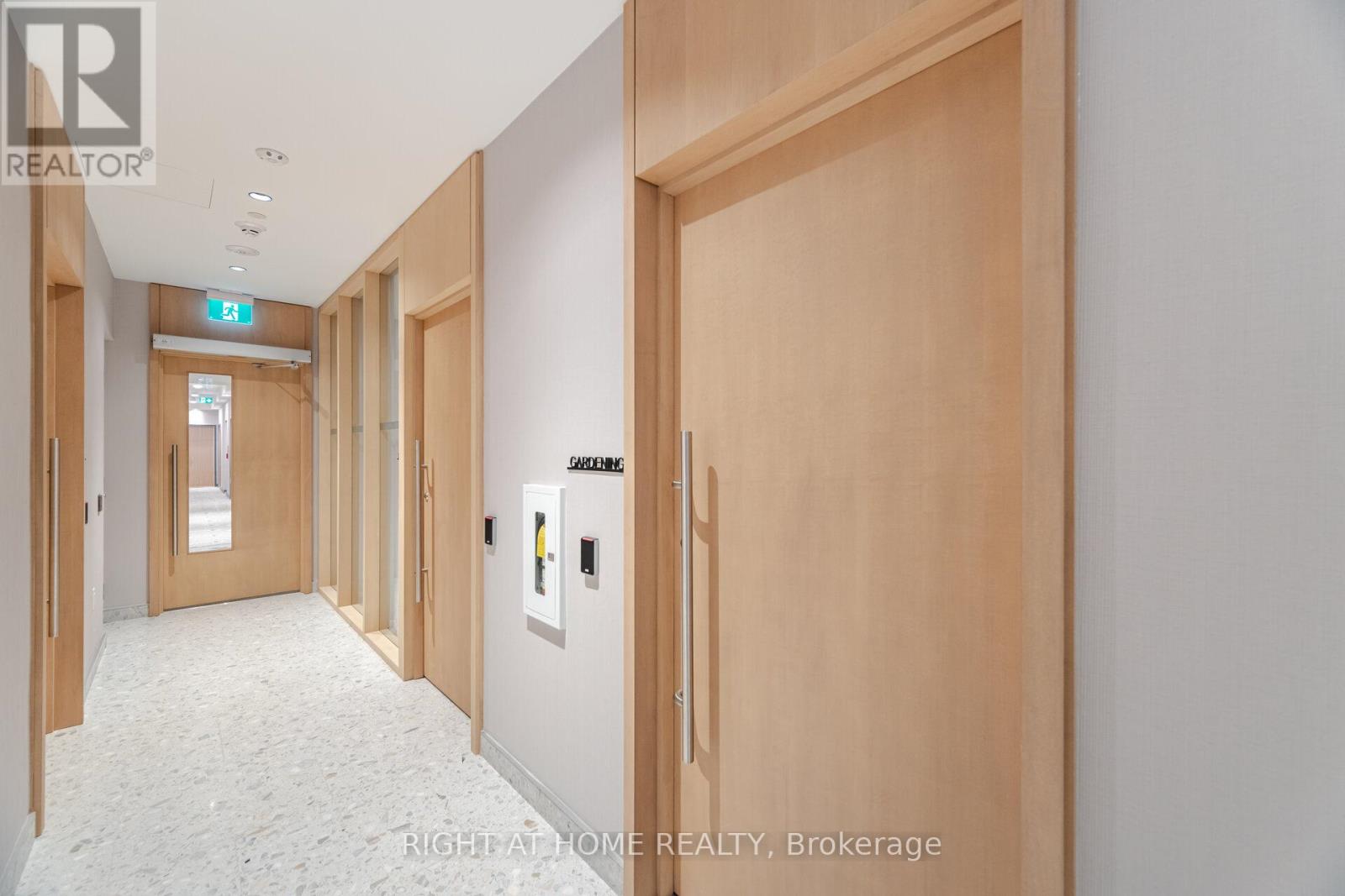 3212 - 395 Square One Drive, Mississauga, Ontario  L5P 0P6 - Photo 35 - W12650860