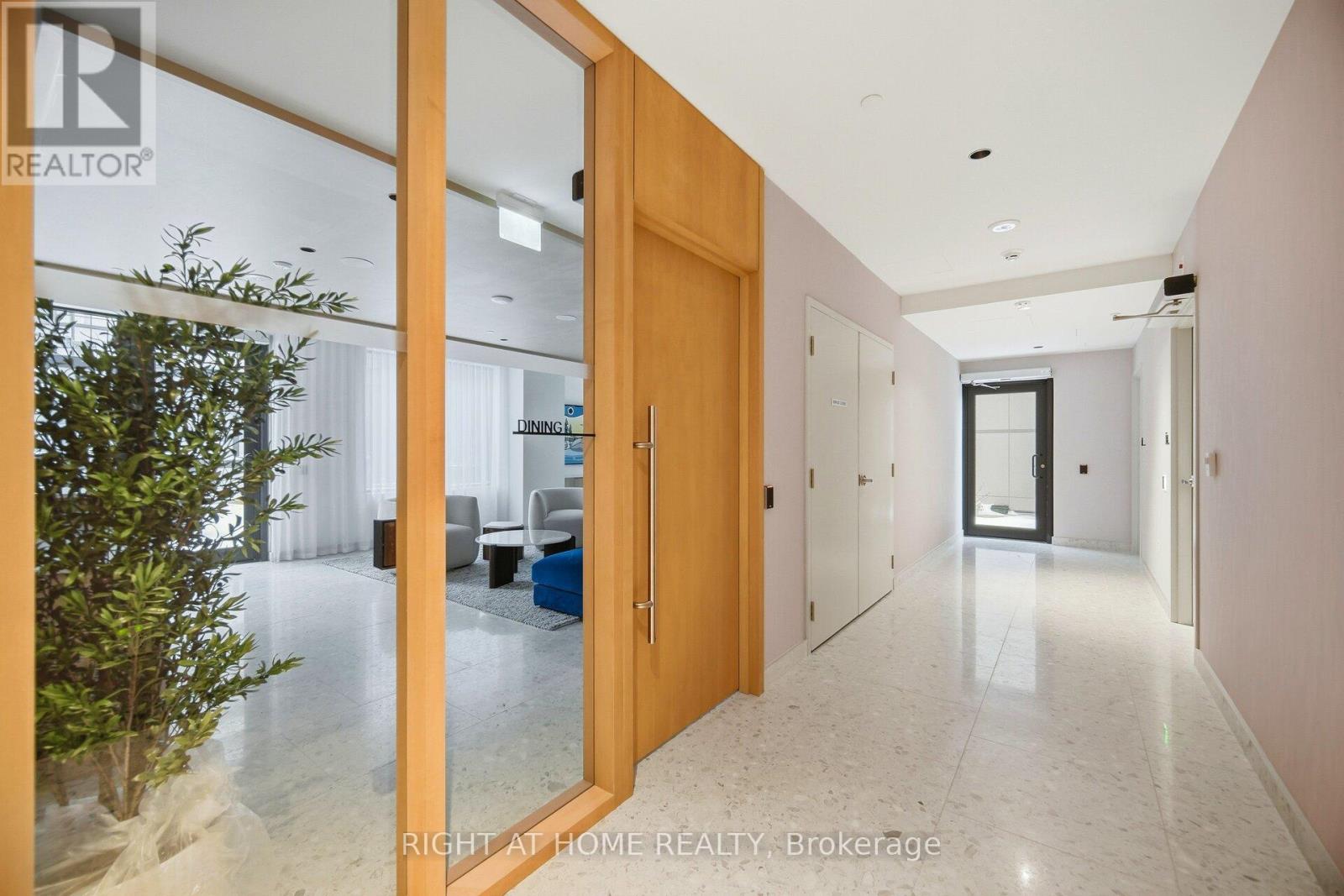 3212 - 395 Square One Drive, Mississauga, Ontario  L5P 0P6 - Photo 36 - W12650860