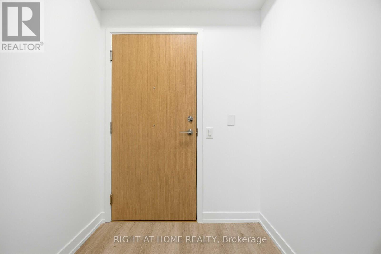 3212 - 395 Square One Drive, Mississauga, Ontario  L5P 0P6 - Photo 7 - W12650860