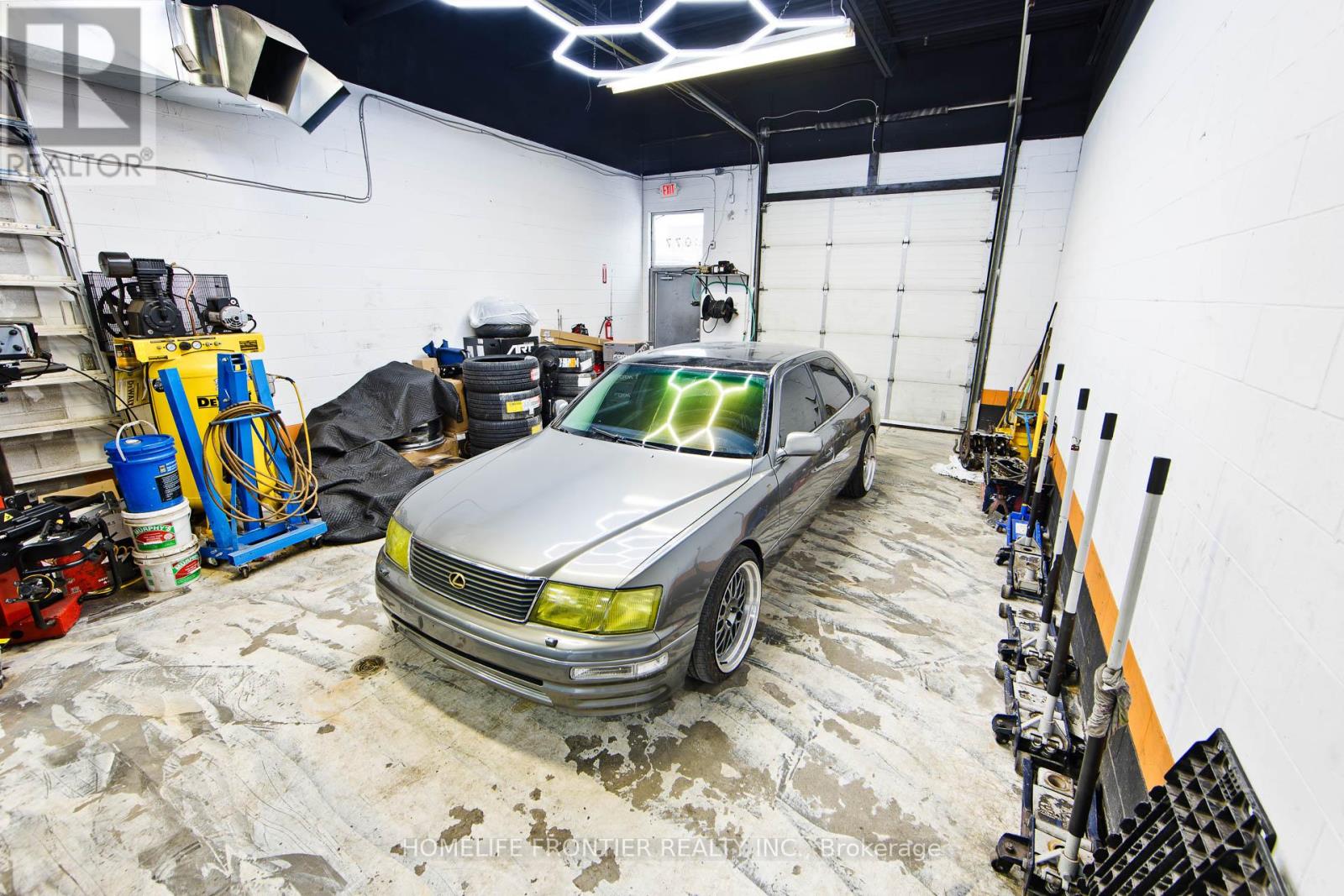 1077 Britannia Road E, Mississauga, Ontario  L4W 3X1 - Photo 13 - W12650864